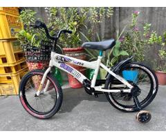 18吋兒童白色腳踏車 【附輔助輪】