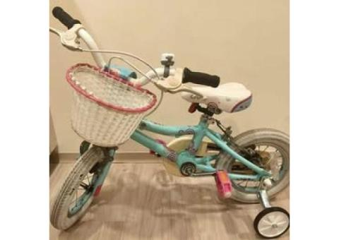 Liv Adore 12 吋兒童腳踏車。