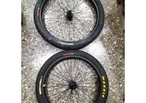 售腳踏車輪胎加框