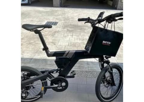 賣此電動腳踏車(尾牙抽中
【品 名】:達瑞 BESV PSA1 電輔自行車黑色
【新舊程度】:全新,僅達瑞人員組裝完
【商品來源】:BESV實踐店直送(2026/2/14入手,保固內/有商品保證書