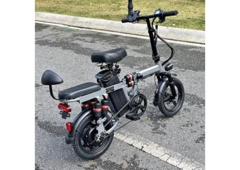 #全新電動折疊腳踏車#低價出售 純電續航60km  最快時速40km-55km  免掛牌 免駕駛執照  充電方便 充電時長：6H  額定載重：200kg #現貨 #进口三星電芯  #送大鎖一把