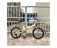 交易中 捷安特Giant Halfway 20 inch 經典款七速單臂小折 折疊車 腳踏車 通勤車 學生車 比老雕還經典 前後胎紋新 全網最低價
可以議價 快私訊 - 1/1