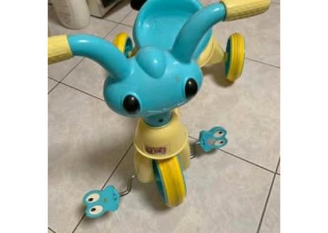 小朋友 學習腳踏車