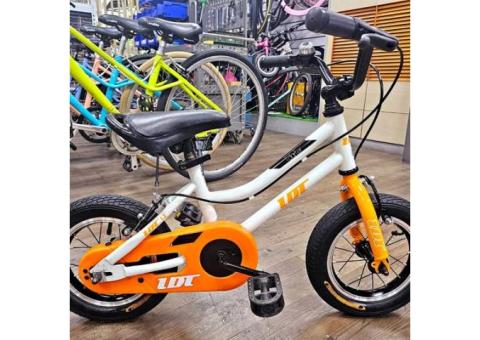 請私訊我才方便回你訊息,12吋兒童腳踏車,自取699元