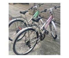 捷安特26吋都市通勤用避震腳踏車出售,18段定位變 速,煞車變速功能正常,歡迎現場看車試騎！