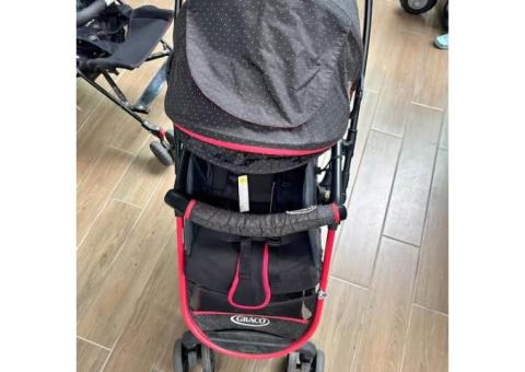 售。嬰兒推車、推車、學步車、腳踏車推車。（二手）（限自取）（桃園、大溪）