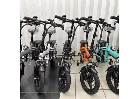 大甩賣甜甜價出售20台  腳踏車14寸折疊電動自行車  13AH鋰電池 代步首選鋰電池（可抽取充電）純電續航60公里  成本價處理 保固3年