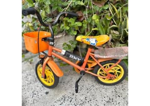 二手四至八歲腳踏車 約12吋