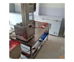 出兩組不銹鋼商用鋸骨機 雞  鴨  魚  骨頭 都可以鋸 有需要的可以私我！感謝！