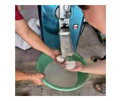 新型碾米機 無需安裝整機發貨到手即可使用 使用範圍；大米脫殼，大豆脫殼，小米脫殼，玉米脫皮 材質；白鐵，純銅電機