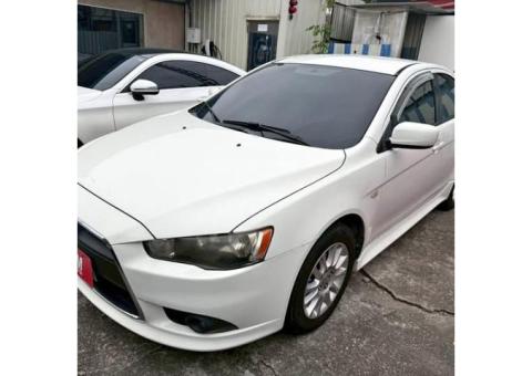 🔥代步首選｜省油好養｜熱門房車🔥
《三菱 Fortis 1.8 白色帥氣登場》［售12萬］

想找一台好開、省油、保養便宜的代步車嗎？
這台 Fortis 1.8 空間大、