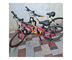 兩部二手腳踏車出售，單挑一部3000，兩部一起合購5000元
1捷安特車14吋車架，27段變速前3後9，女性或身高170以下騎乘，2美利達17吋前三後九27段變速高? - 1/1