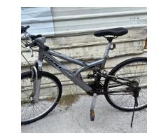 A189二手26吋18段速帶避震捷安特GIANT銀色腳踏車 - 1/1