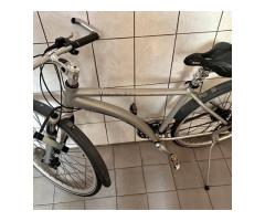 售。    賓士腳踏車
       不需要燃料稅，不需要牌照稅， - 1/1